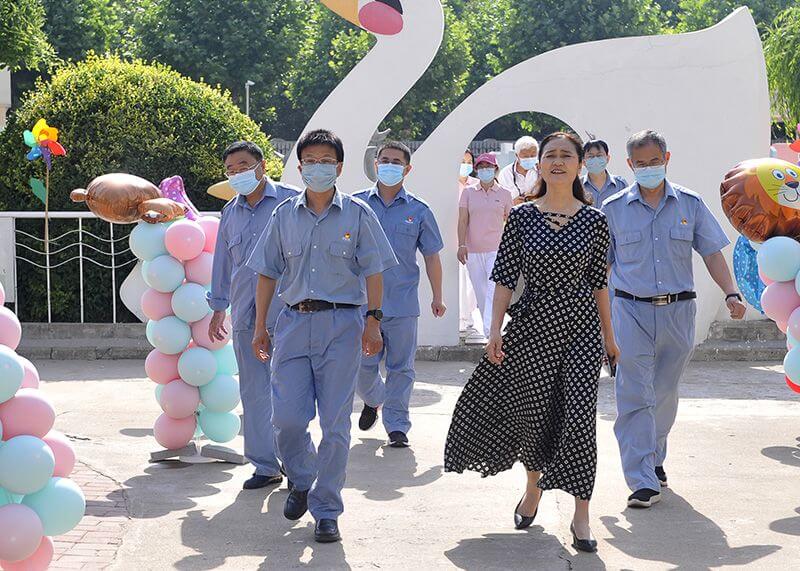 ��ԭ�첩����(�й�)���޹�˾�׶�԰��չ ��ϲӭ��ʮ�� ͯ����δ������ͯ���ջ��ݡ�����˾�򵼼���ο��