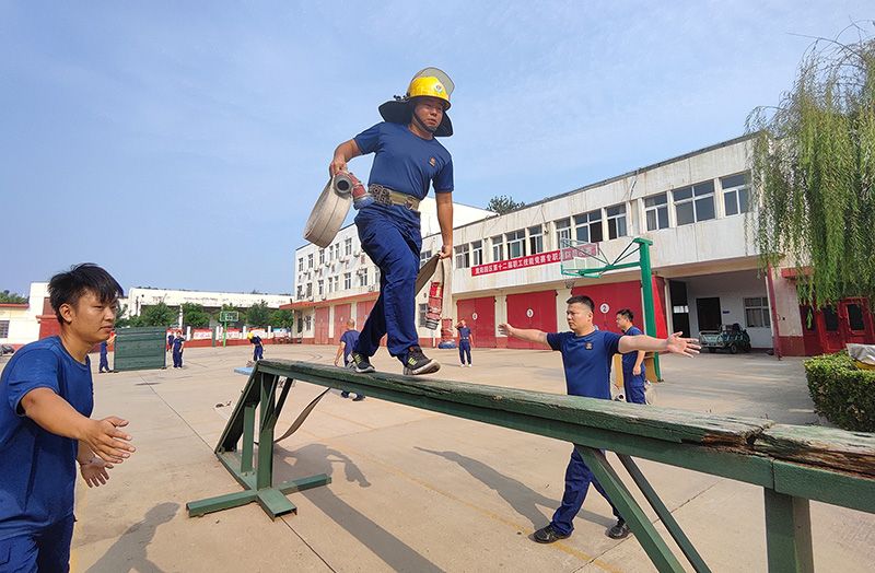 ԰�����е�ʮ����ְ�����վ���רְ����Ա���ս���